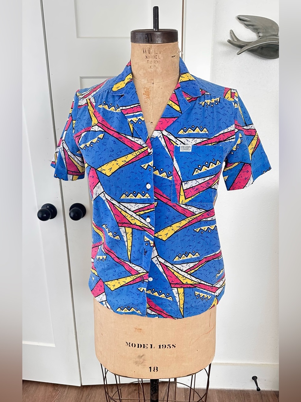 Vintage 80s Button Down Short Sleeve Shirt Women Colorful saved by the bell